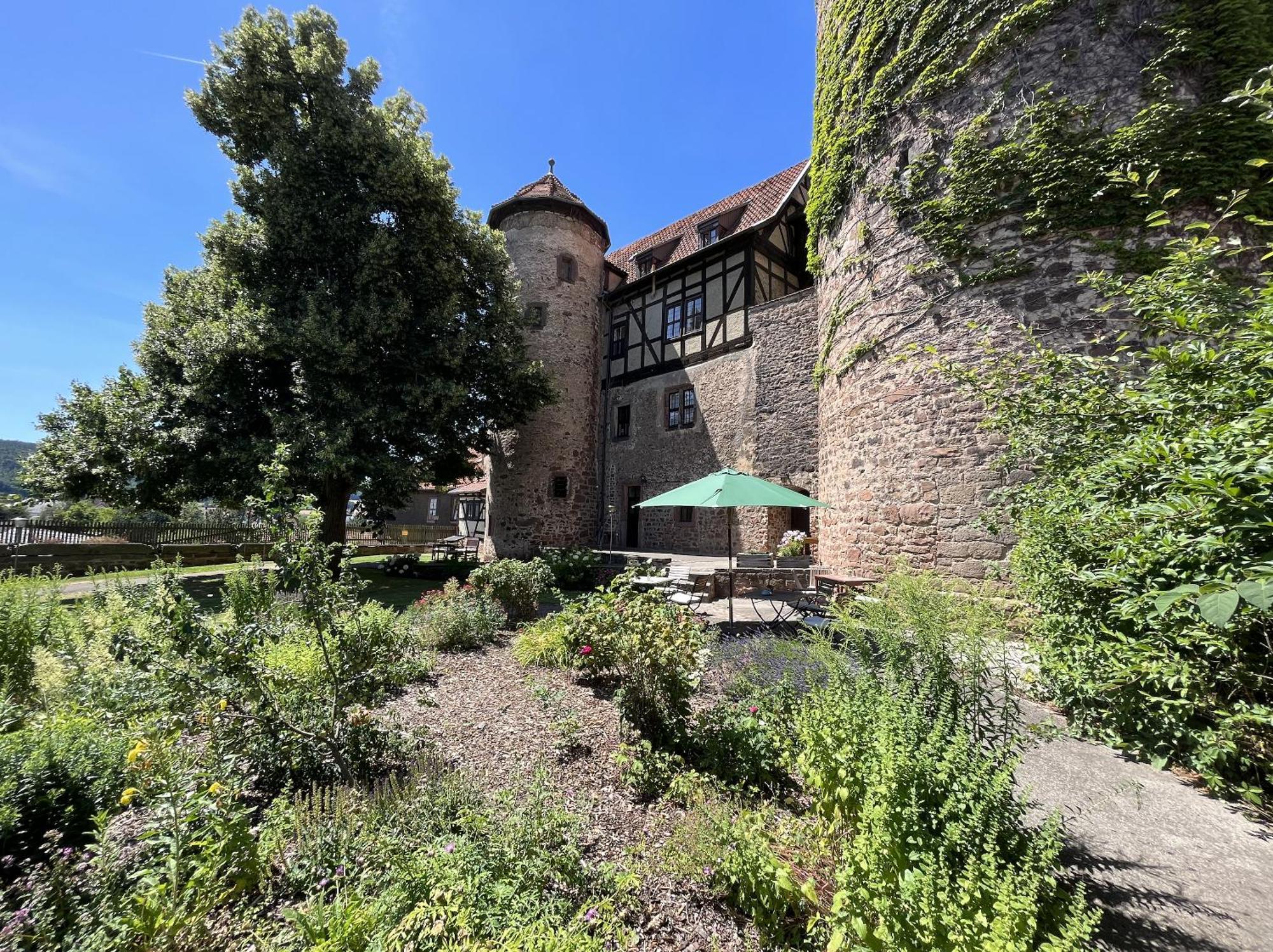 Graefin Amalia - Elegantes Apartment In Der Historischen Hinterburg In Schlitz, 2 Schlafzimmer, Mit Garten, Nahe Fulda Und Bad Hersfeld Exterior foto
