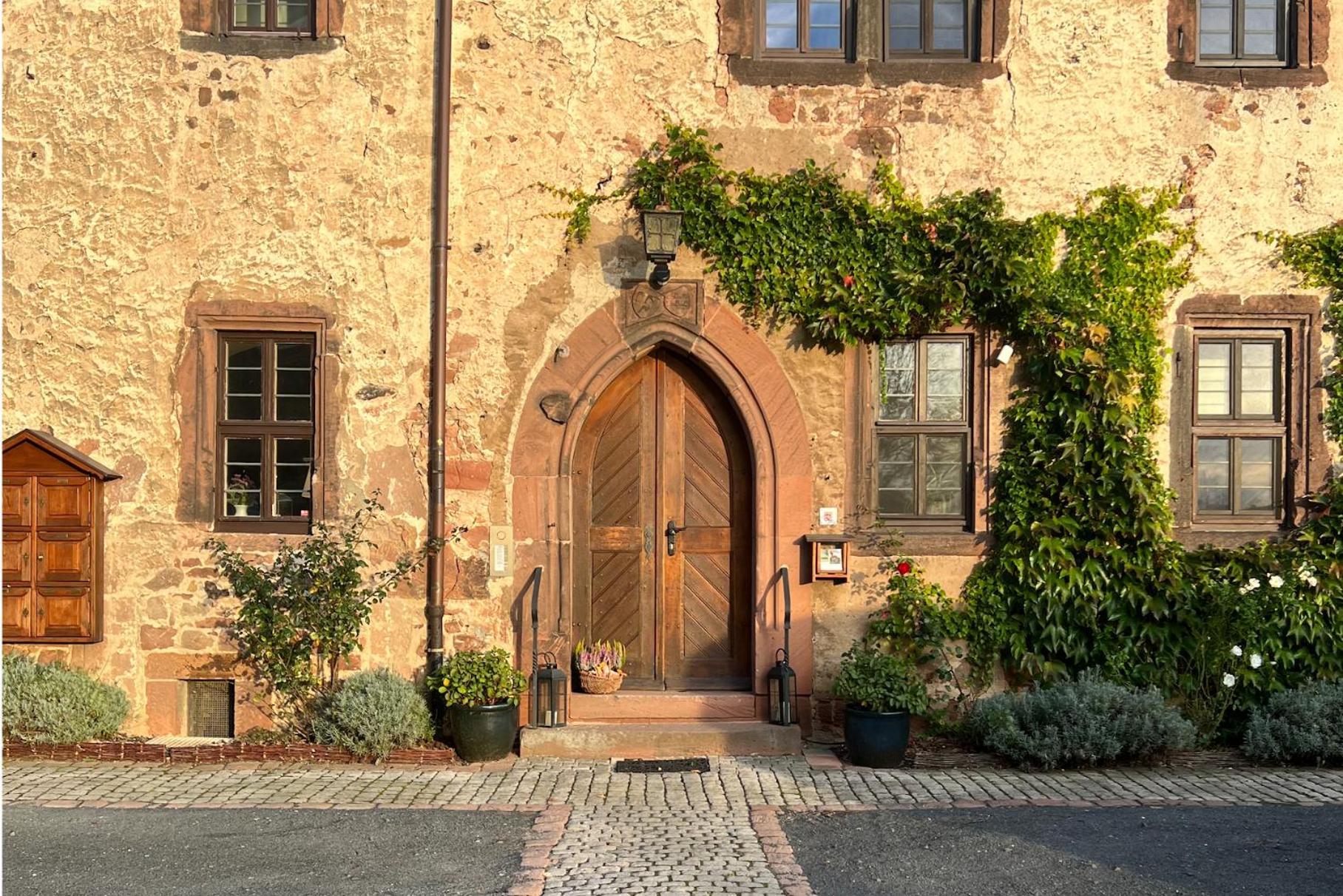 Graefin Amalia - Elegantes Apartment In Der Historischen Hinterburg In Schlitz, 2 Schlafzimmer, Mit Garten, Nahe Fulda Und Bad Hersfeld Exterior foto